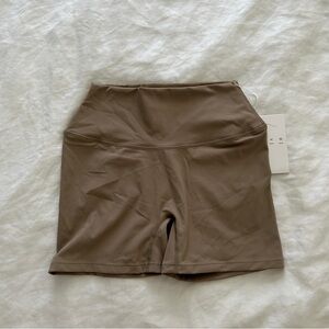 NWT CSB Freedom 4” Short in Almond